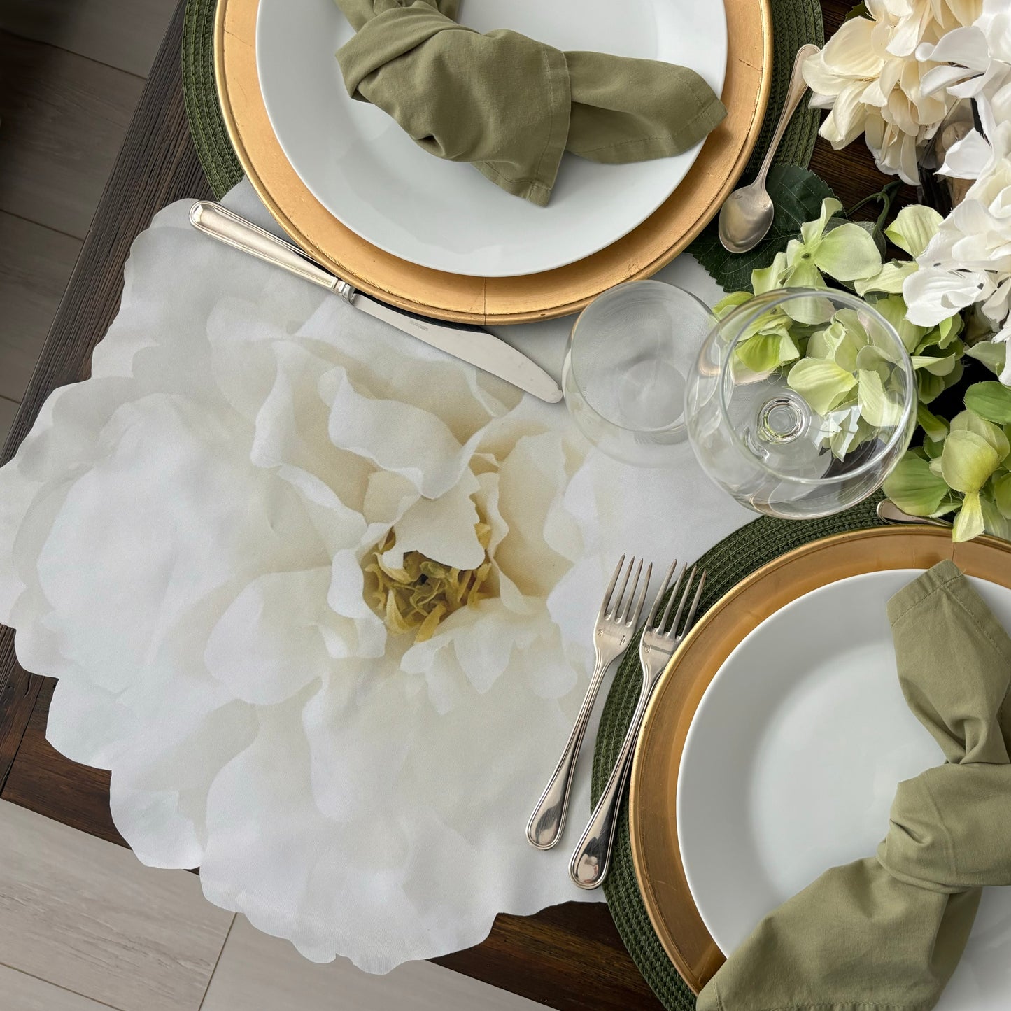 Caoba White Carnation Placemat