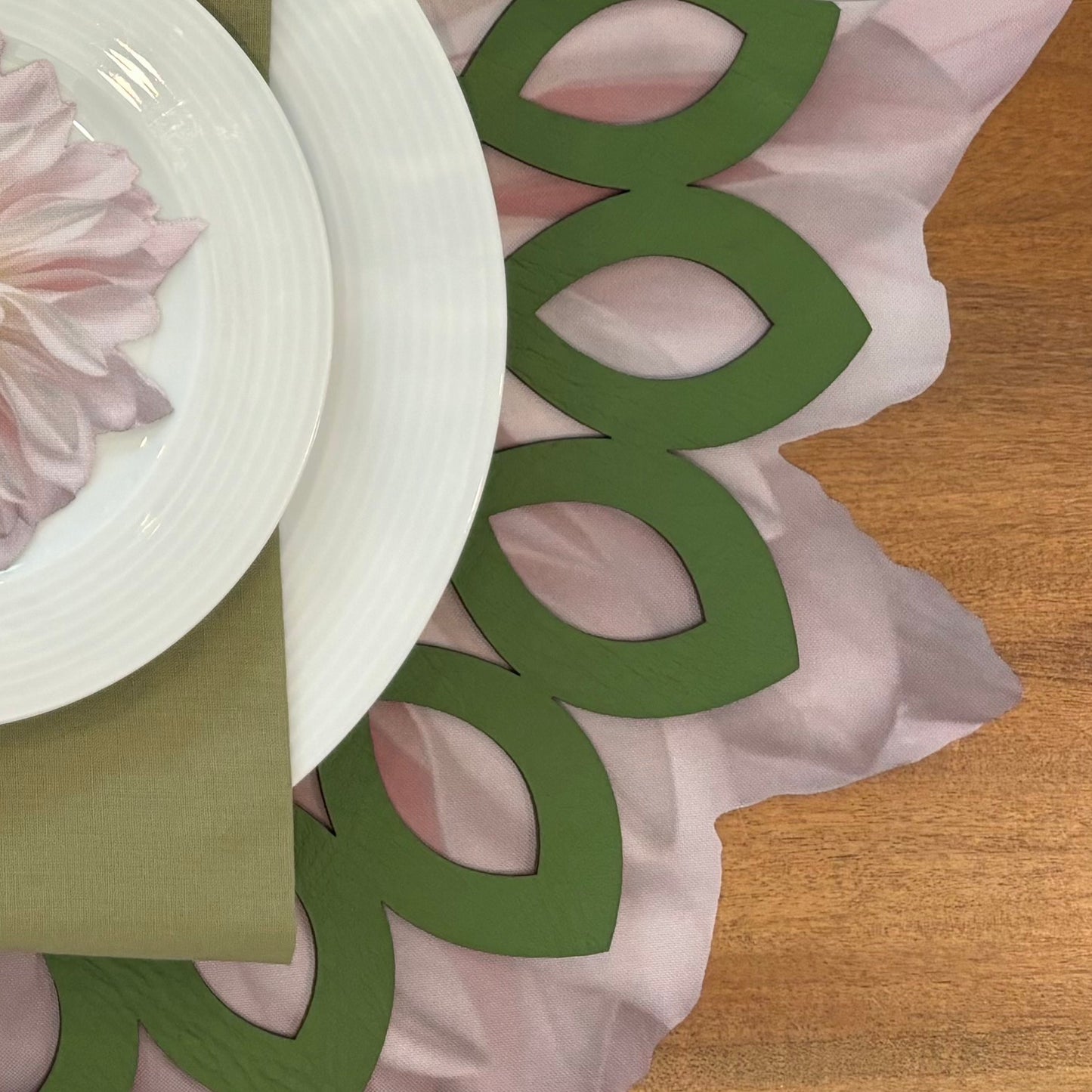 Caoba Flower Reversible Green/Pearl Placemat