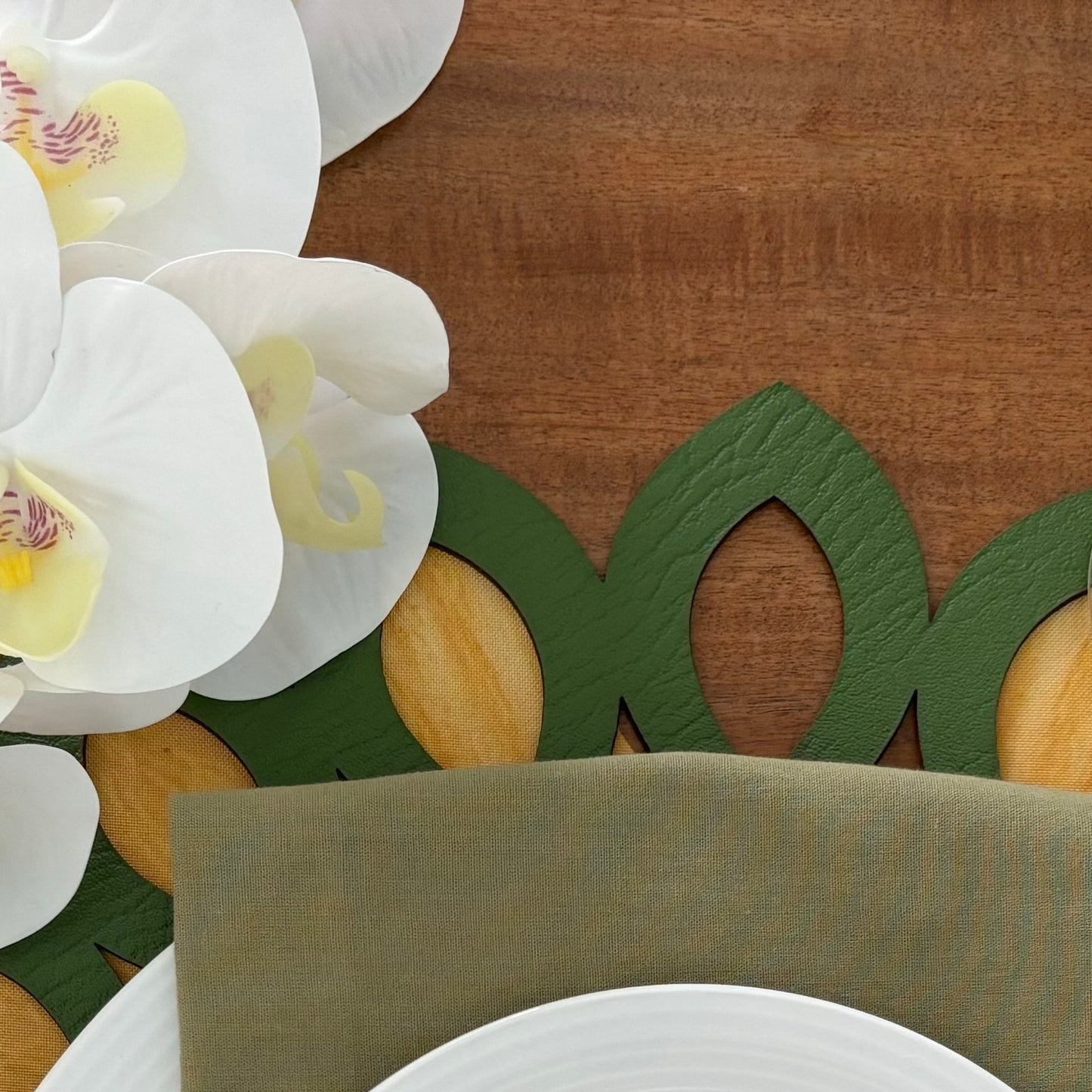 Caoba Flower Reversible Green/Pearl Placemat