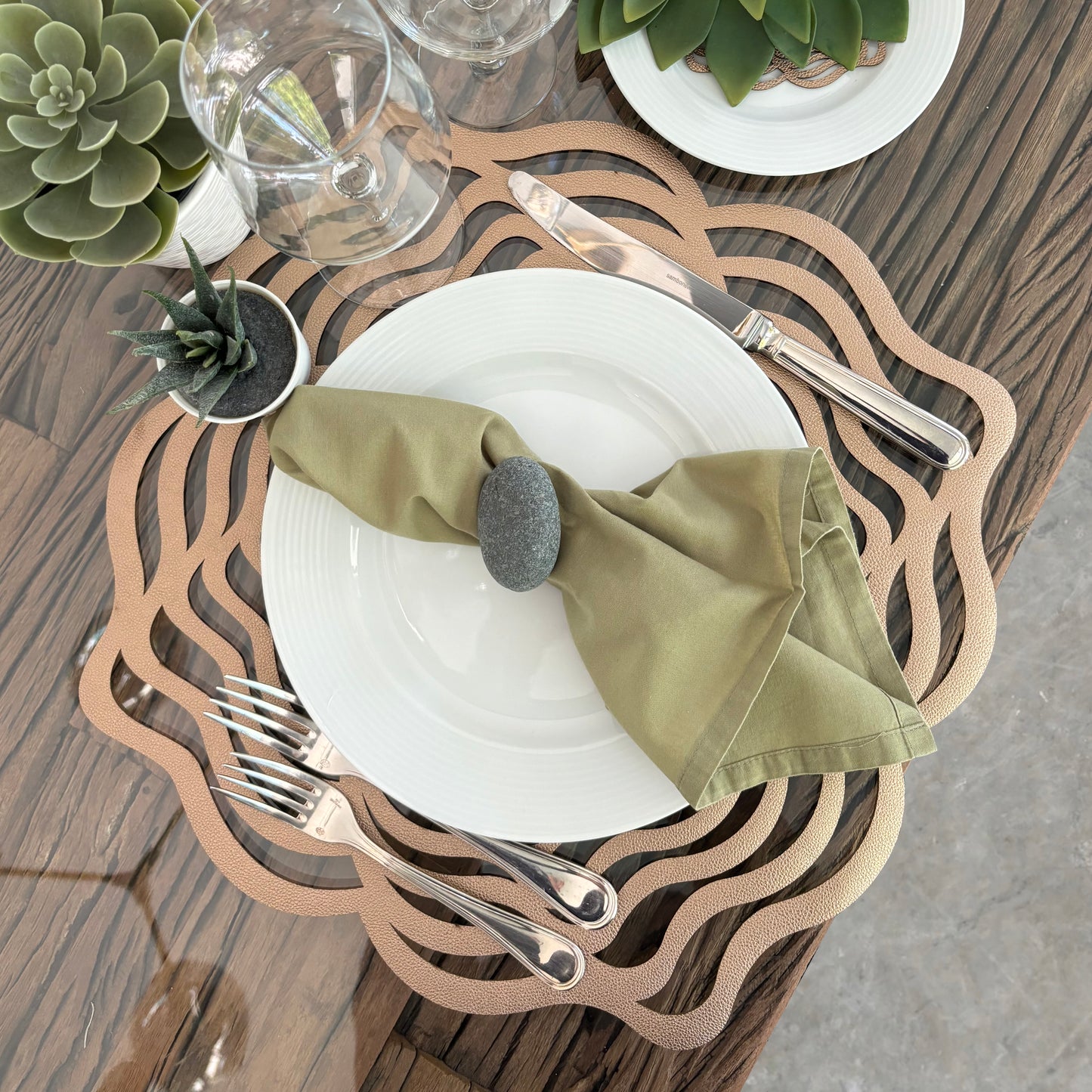 Caoba Waves Reversible Green/Gold Placemat